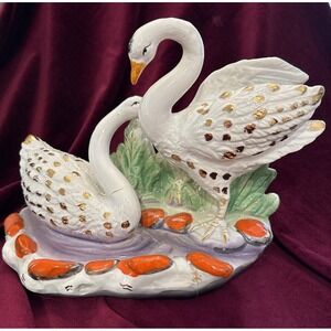 Vtg Capodimonte Style Porcelain Figurine w 2‎ Swans Vibrant Hd/Ptd Italy READ